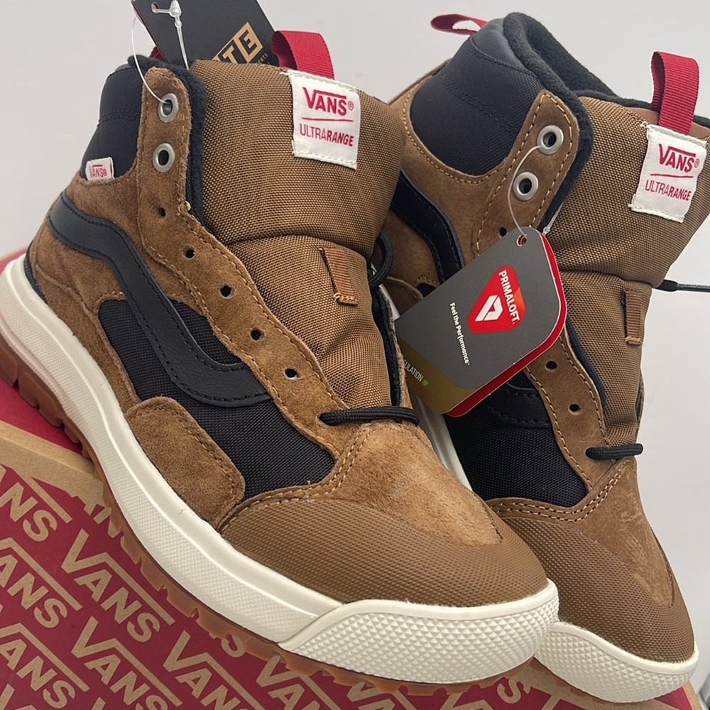 Vans WMNS Brown and Black High-Top Sneakers Boots Ultrarange Exo Hi
Dachshund - Picture 6 of 16